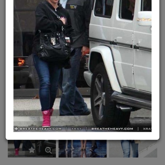 ISO: Can anyone help me identify this bag?? - Picture 1 of 8